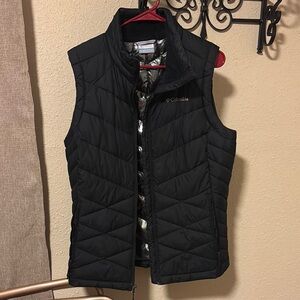 Columbia Women's Black Quilted Vest